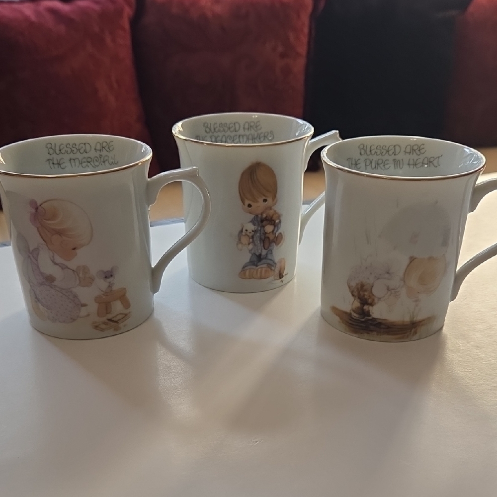 Precious Moments Set Of 3 Gold Rim Mugs 3 1/2 Inches Tall